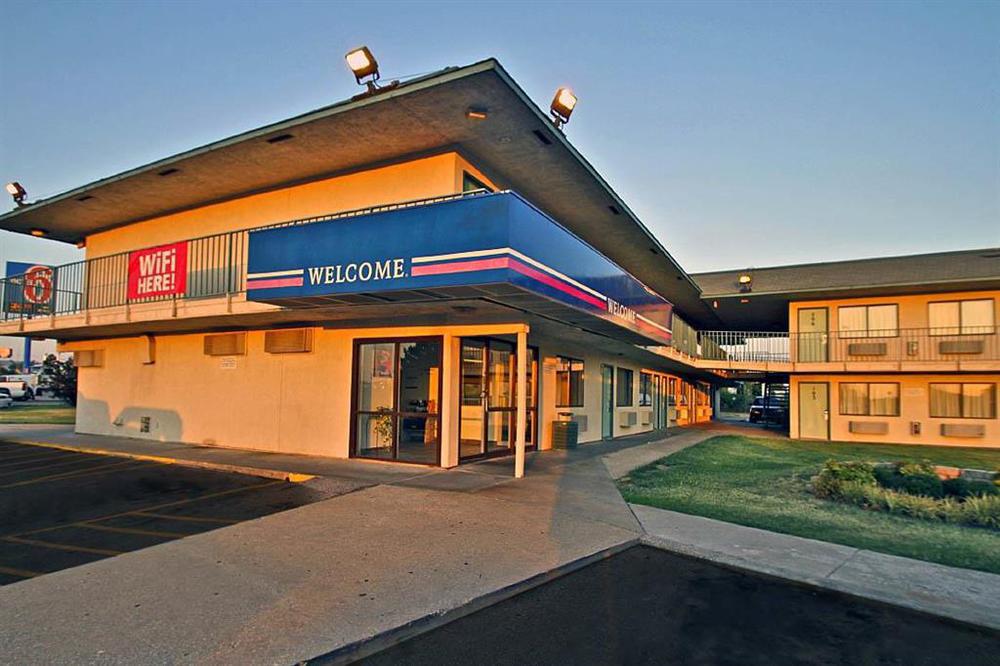 Regency Inn Tulsa Oakhurst Extérieur photo